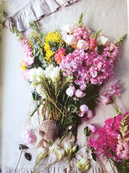 腕いっぱいの大きめブーケがso cute！とびきり可愛いものだけ11選＊にて紹介している画像