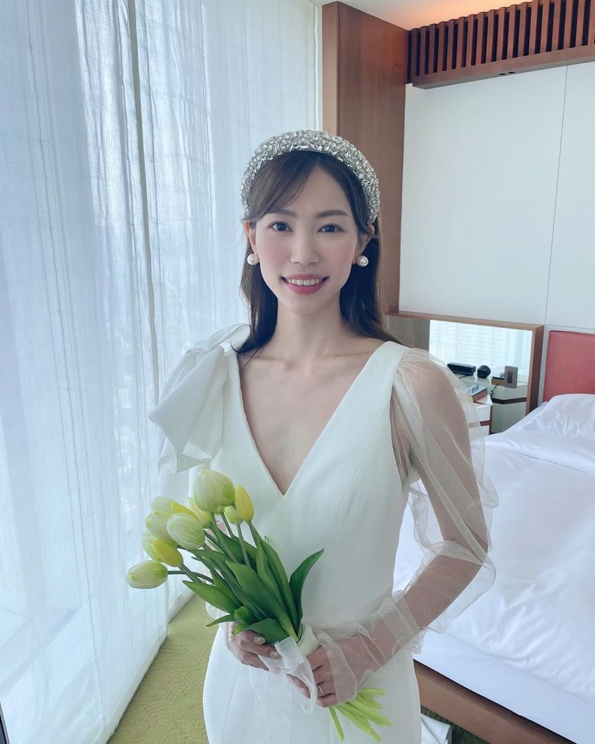 A little makeover with hair arrangements and accessories! A special feature on stylish brides' pre-wedding changes ♡にて紹介している画像
