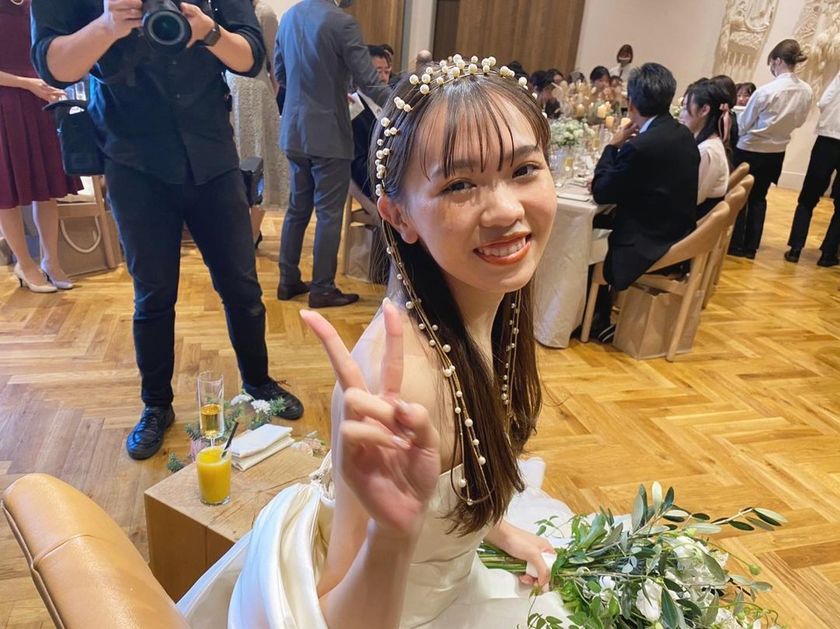 A little makeover with hair arrangements and accessories! A special feature on stylish brides' pre-wedding changes ♡にて紹介している画像