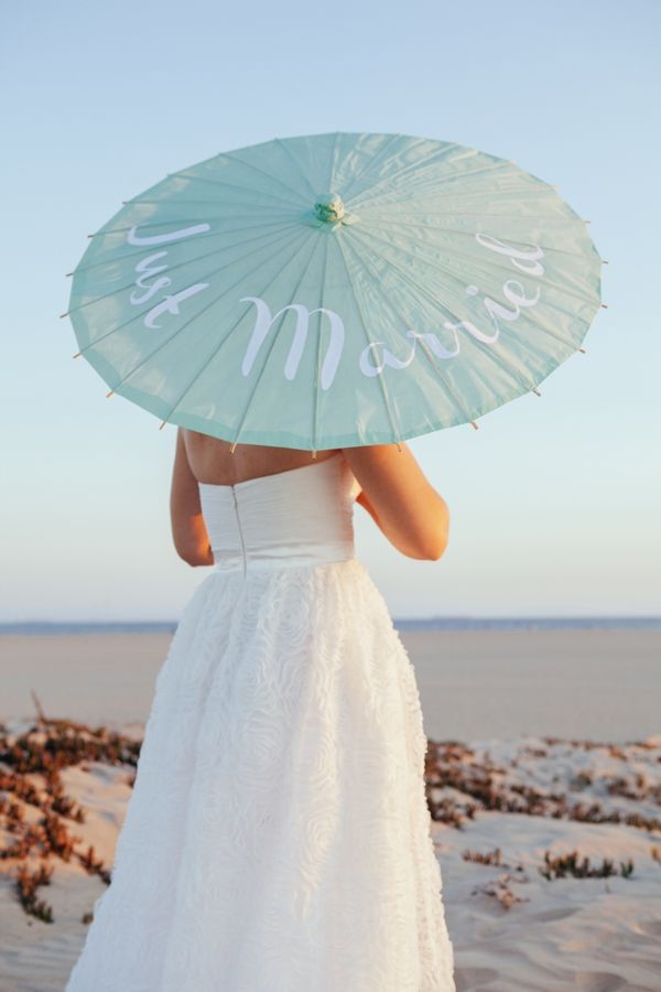 Plus One Fashion Item! Feel Like a Noblewoman with the Perfect Wedding "Parasol" ♡にて紹介している画像