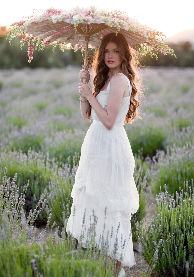 Plus One Fashion Item! Feel Like a Noblewoman with the Perfect Wedding "Parasol" ♡にて紹介している画像