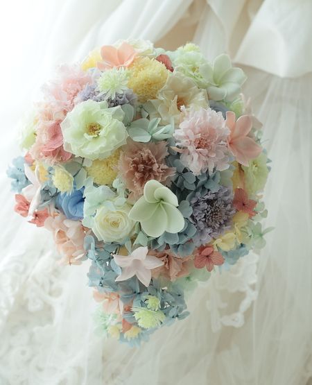 腕いっぱいの大きめブーケがso cute！とびきり可愛いものだけ11選＊にて紹介している画像