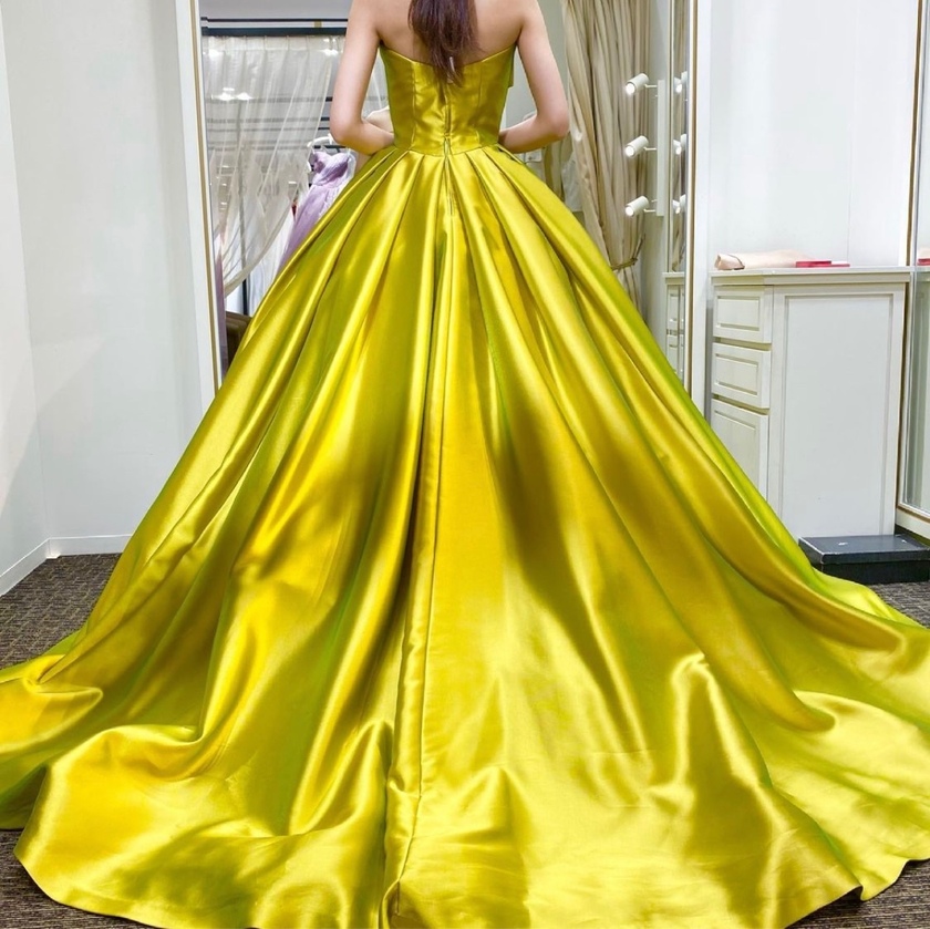 Trendy black and terracotta can be tried out in an instant ♡ A guide on how to use the latest AI technology to swap the colors of dresses.にて紹介している画像