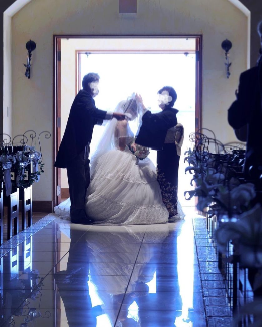 Rare but wonderful ♡ It's touching to have both parents together, with the father participating in the veil down too ♡にて紹介している画像