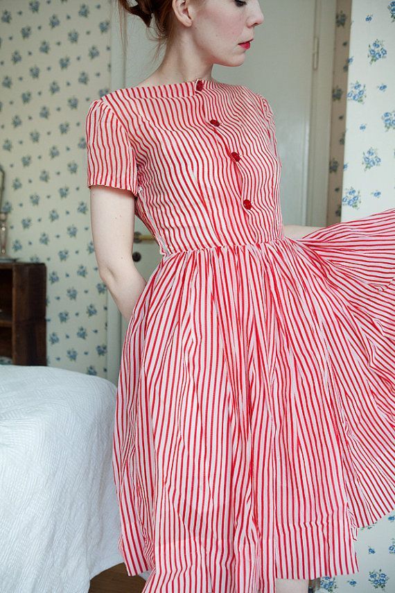 Let's Find Your Favorite Wedding Dress with a Relaxed Vibe! ♡にて紹介している画像