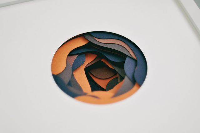 曲線が重なるシルエットがおしゃれ。きっとお部屋にも馴染む、素敵な結婚証明書を発見♡にて紹介している画像