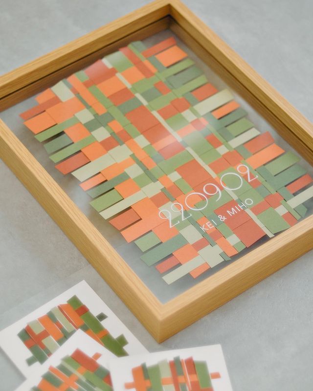 曲線が重なるシルエットがおしゃれ。きっとお部屋にも馴染む、素敵な結婚証明書を発見♡にて紹介している画像