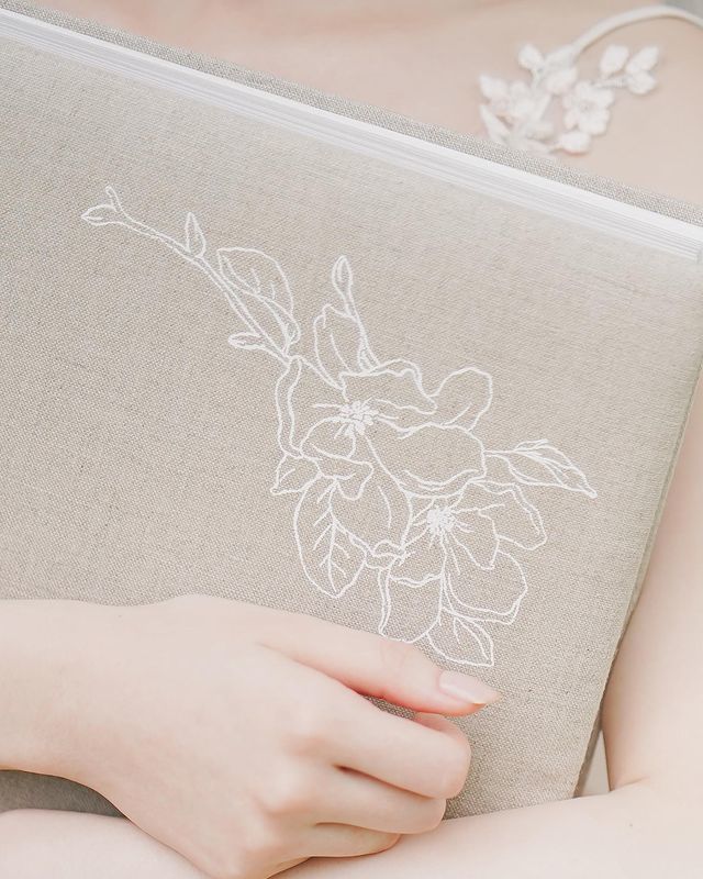 ずっとラブラブでいられそう。昔のお手紙をアルバムにして振り返るアイデアがロマンティック♡にて紹介している画像