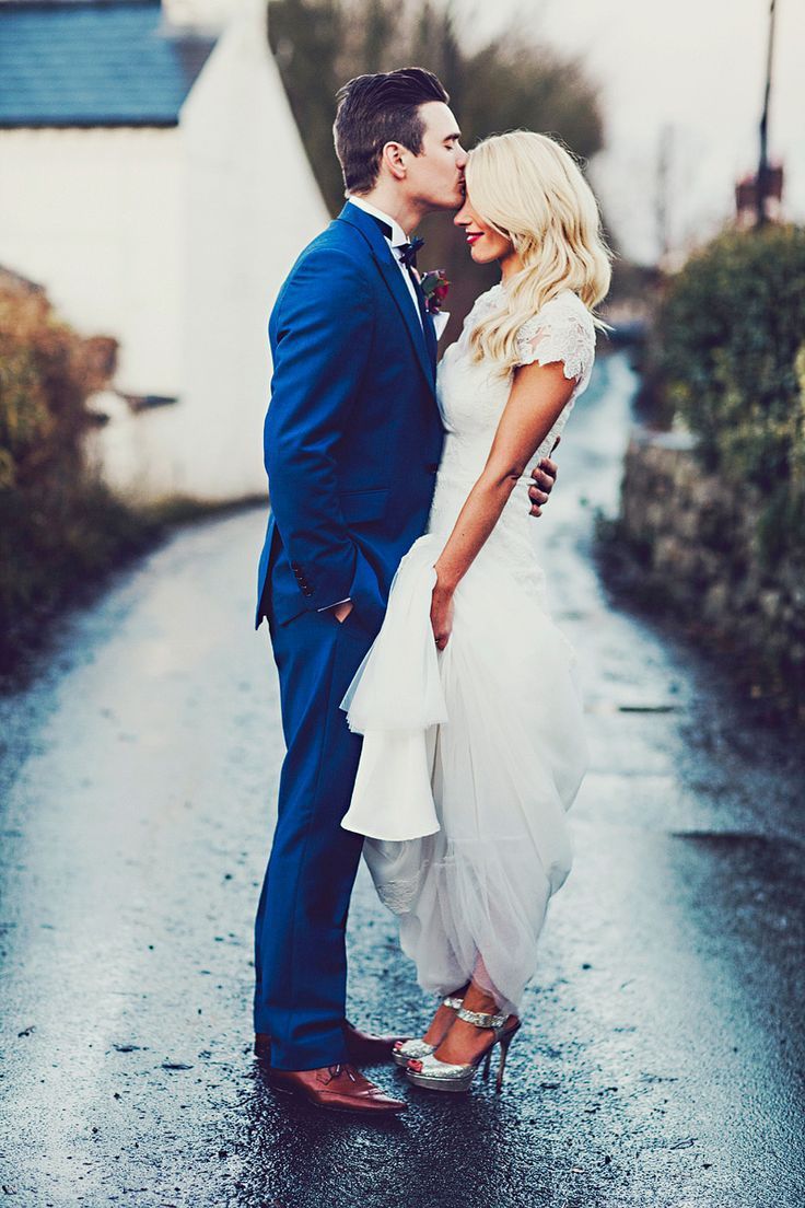 雨の日こそ撮りたい！雨の中のウェディングフォトがドラマチックで美しい♡にて紹介している画像