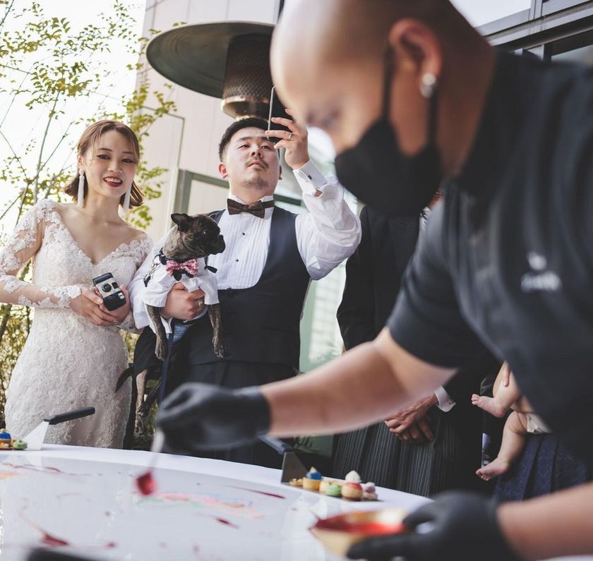 キンプトン新宿の名物演出♡シェフによるデザートパフォーマンス【アートキュイジーヌ】の様子をご紹介＊にて紹介している画像