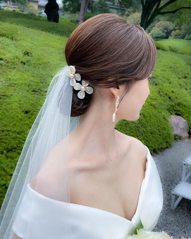 A talented hair and makeup artist who excels in creating glossy and beautiful looks ♡ Available for assignments nationwide and internationally: [sakiho](#)にて紹介している画像