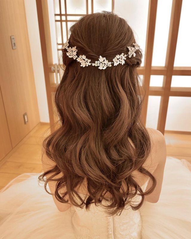 A talented hair and makeup artist who excels in creating glossy and beautiful looks ♡ Available for assignments nationwide and internationally: [sakiho](#)にて紹介している画像