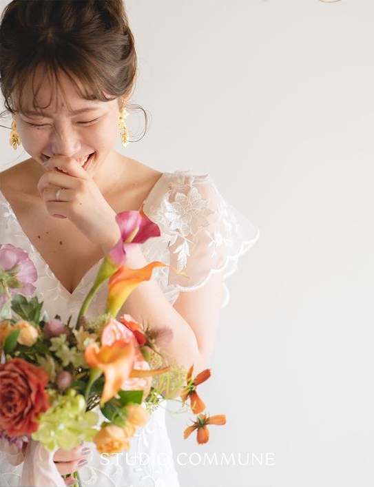 I feel like love and emotions can be captured in photos ♡ "Commune Wedding" allows you to photograph two people in their natural state.にて紹介している画像