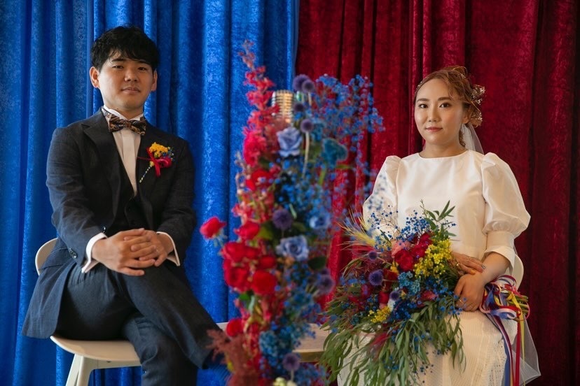 初めて見た！メインテーブルをテーブルでもなく高砂ソファでもなく［ハイチェア］にするアイデア♡にて紹介している画像