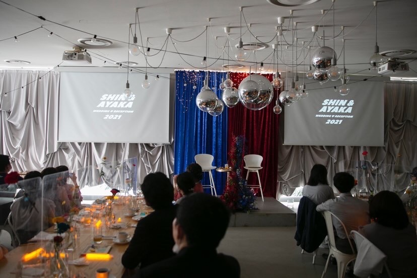 初めて見た！メインテーブルをテーブルでもなく高砂ソファでもなく［ハイチェア］にするアイデア♡にて紹介している画像