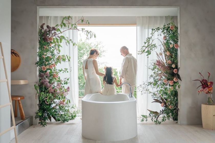 I long for a wedding with the best creators surrounded by flowers at the production team 【Hana no Kekkonshikiya】....にて紹介している画像