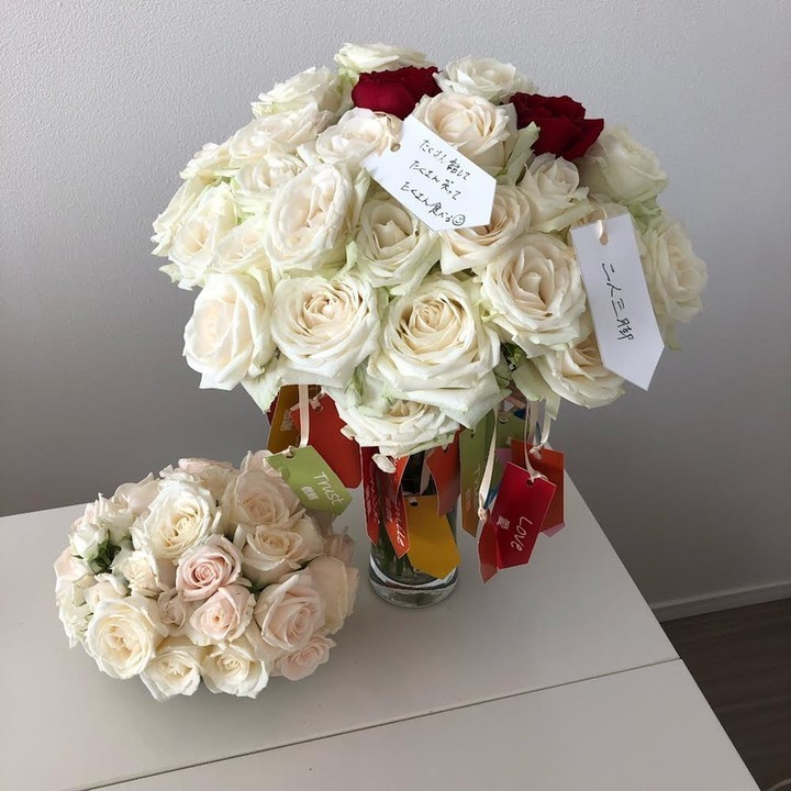 An evolved version of Dozen Roses ♡ A wonderful guest participation flower ceremony using real roses 🌹にて紹介している画像