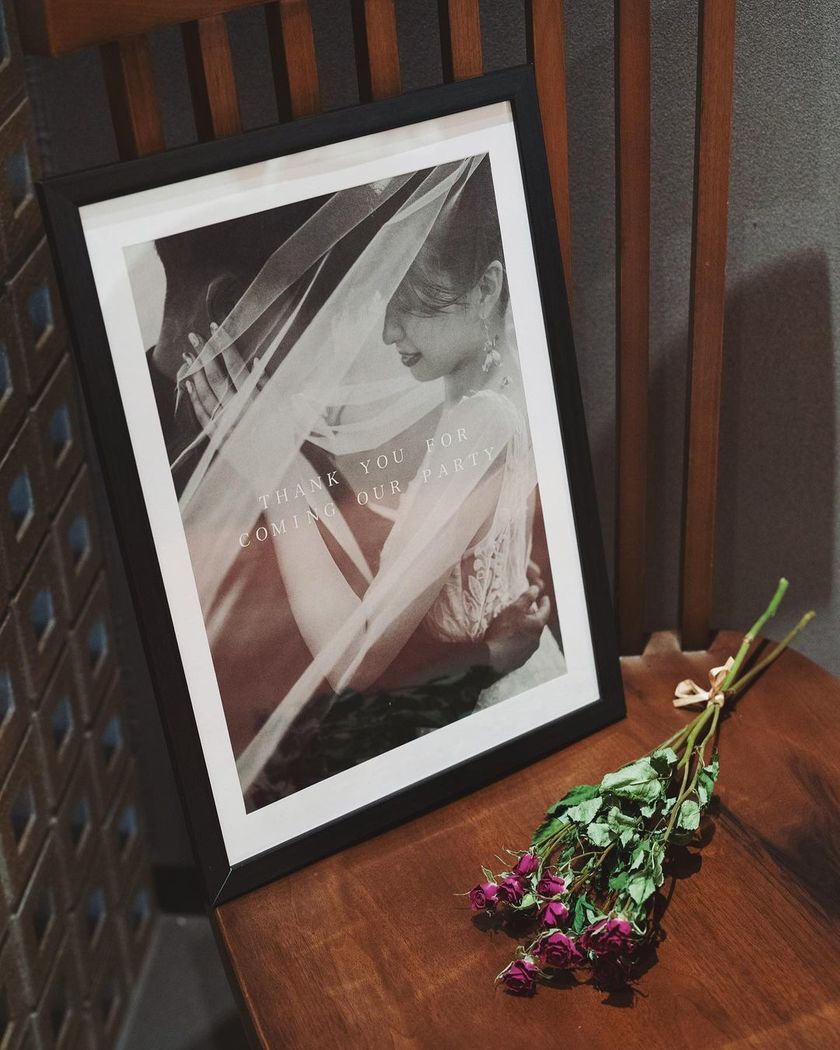 A Calm Atmosphere. A Stylish Welcome Space Featuring [Monochrome Photos]にて紹介している画像