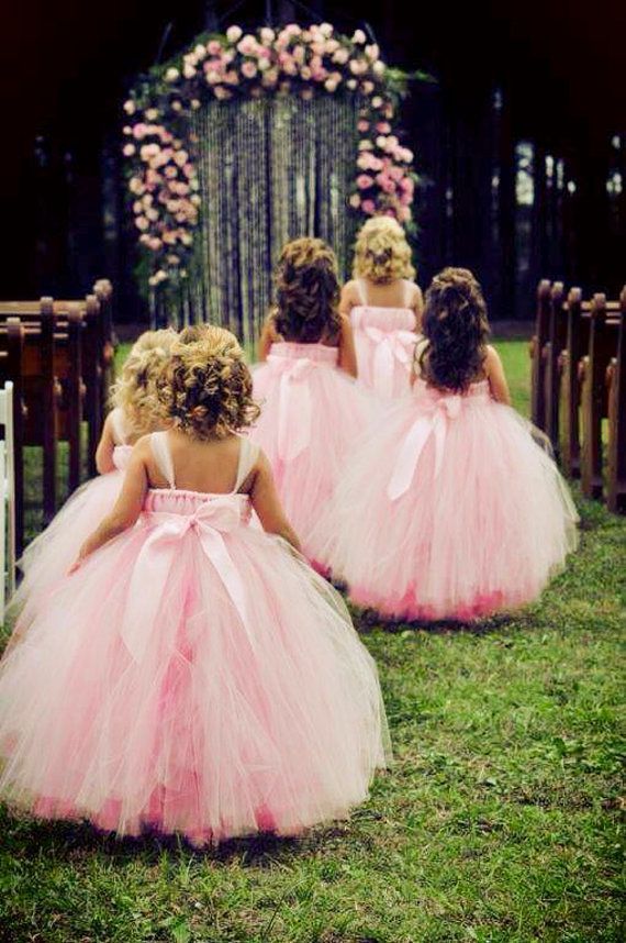 "Like a Princess: Exquisitely Cute Children's Wedding Dress Styles ♡＊.+"にて紹介している画像