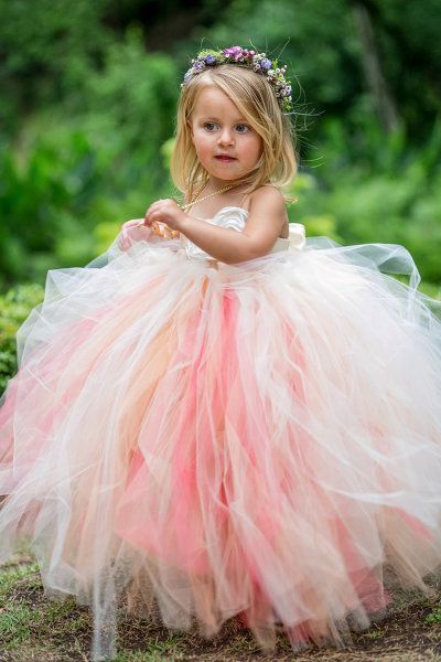 "Like a Princess: Exquisitely Cute Children's Wedding Dress Styles ♡＊.+"にて紹介している画像