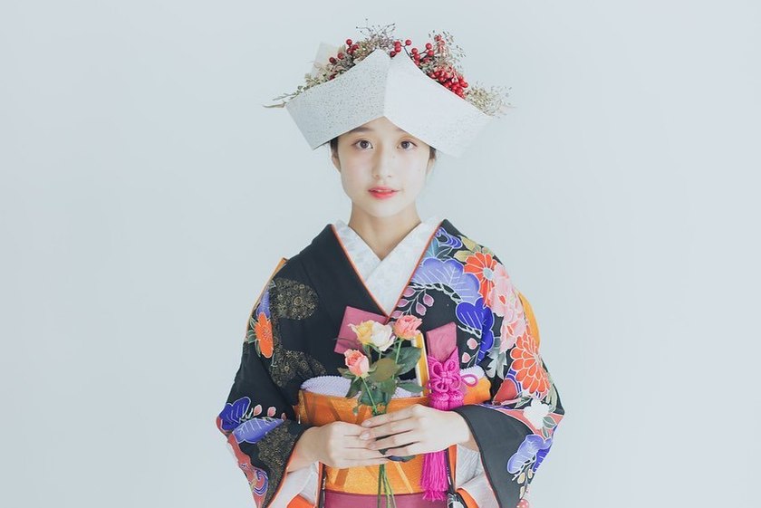 The Use of Flowers That Makes Your Heart Flutter ♡ Introducing a Unique and Cute Hairstylist in Kyotoにて紹介している画像