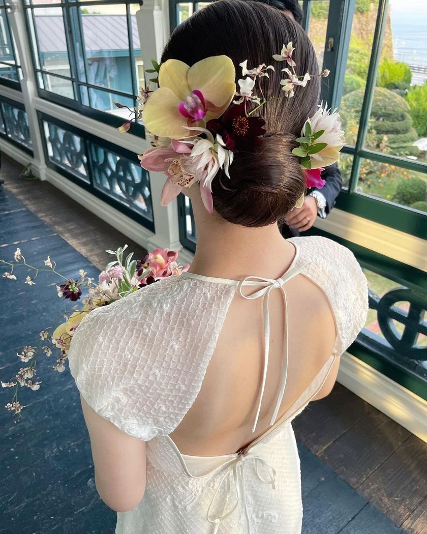 The Use of Flowers That Makes Your Heart Flutter ♡ Introducing a Unique and Cute Hairstylist in Kyotoにて紹介している画像