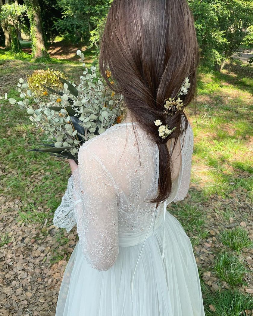 The Use of Flowers That Makes Your Heart Flutter ♡ Introducing a Unique and Cute Hairstylist in Kyotoにて紹介している画像