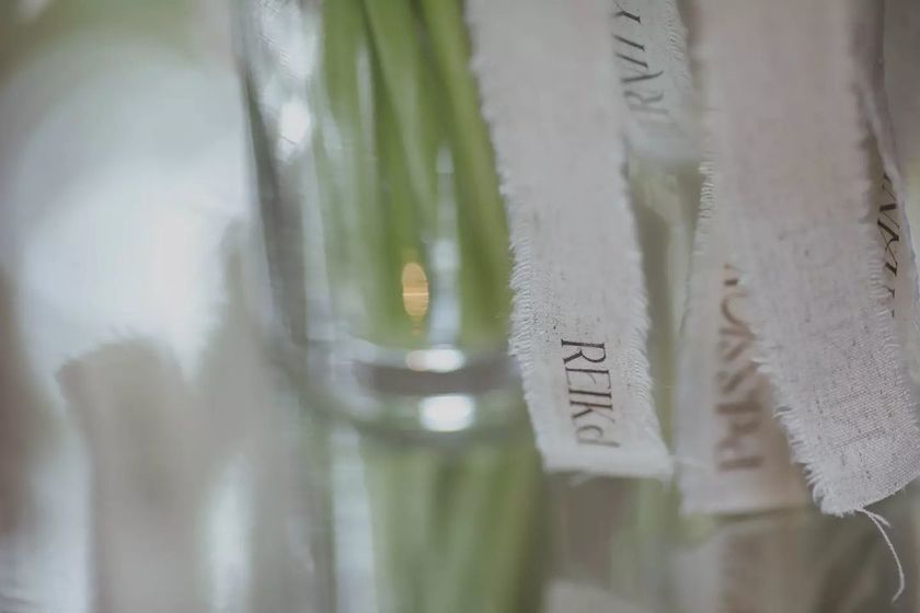 Print meanings on ribbons ♡ The idea of making handmade ribbons to wrap around a dozen roses is wonderful.にて紹介している画像