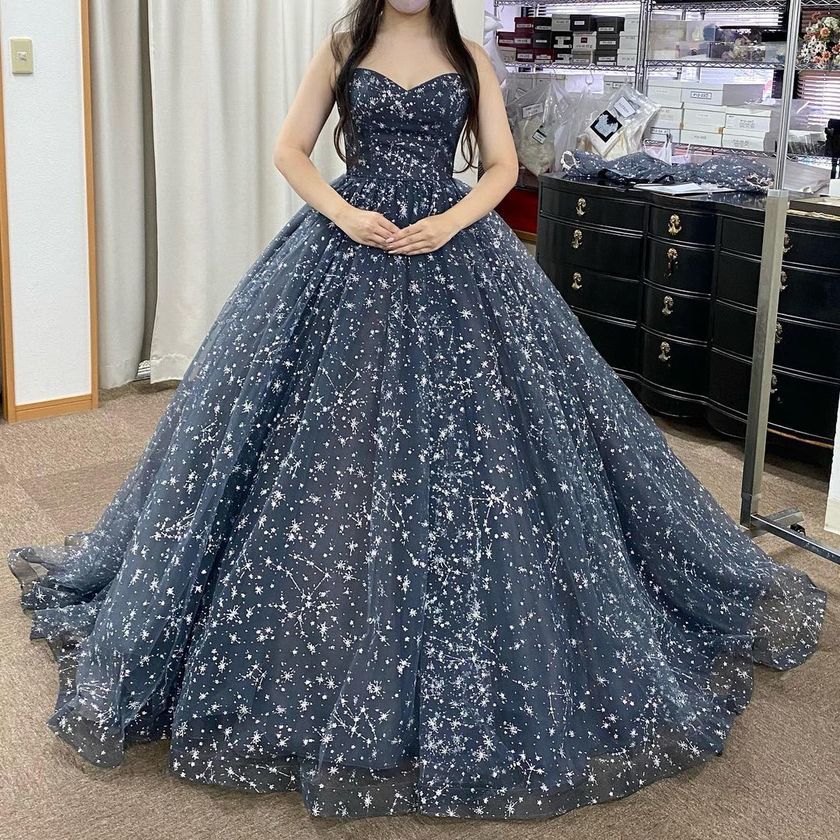 The new stock has finally arrived! A special feature on fitting images of brides in the new marry dresses*にて紹介している画像