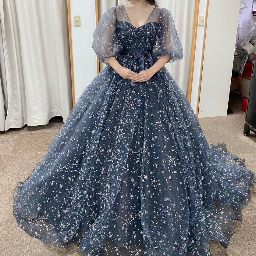 The new stock has finally arrived! A special feature on fitting images of brides in the new marry dresses*にて紹介している画像