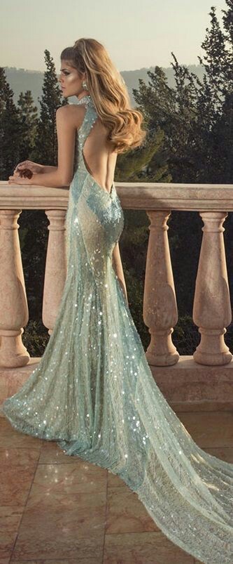 The Dress that Perfectly Accentuates Your Sculpted Figure! Exquisitely Beautiful in a Mermaid Line♡にて紹介している画像