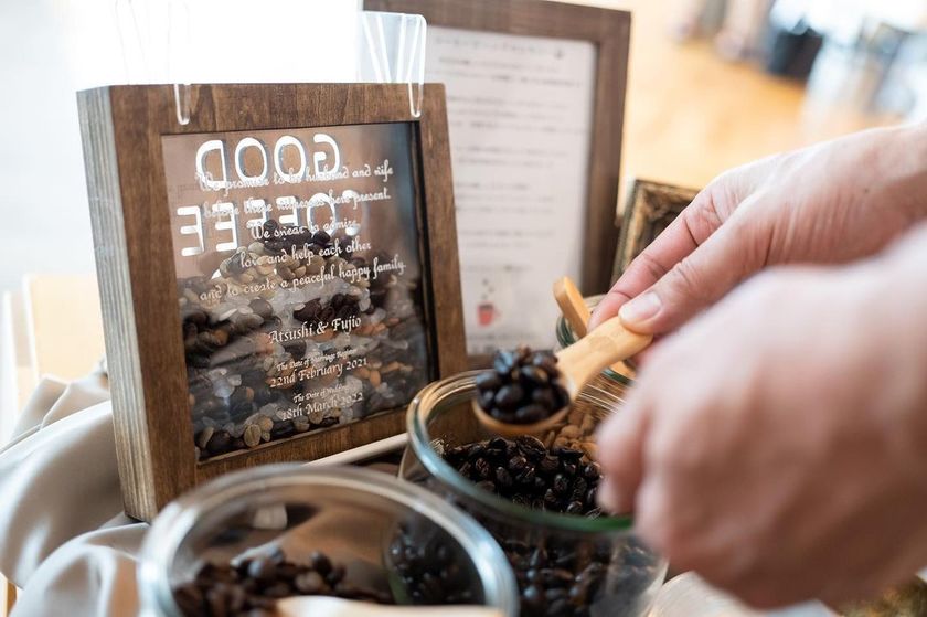 コーヒー好き夫婦なら♡珈琲豆を入れてもらって最後には振る舞う「コーヒービーンズセレモニー」が素敵♡にて紹介している画像