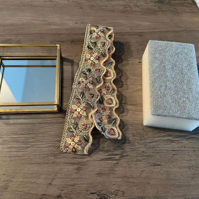 簡単に作れるウェディングdiy♡リボンや布を使って作るリングピローが素敵💍にて紹介している画像