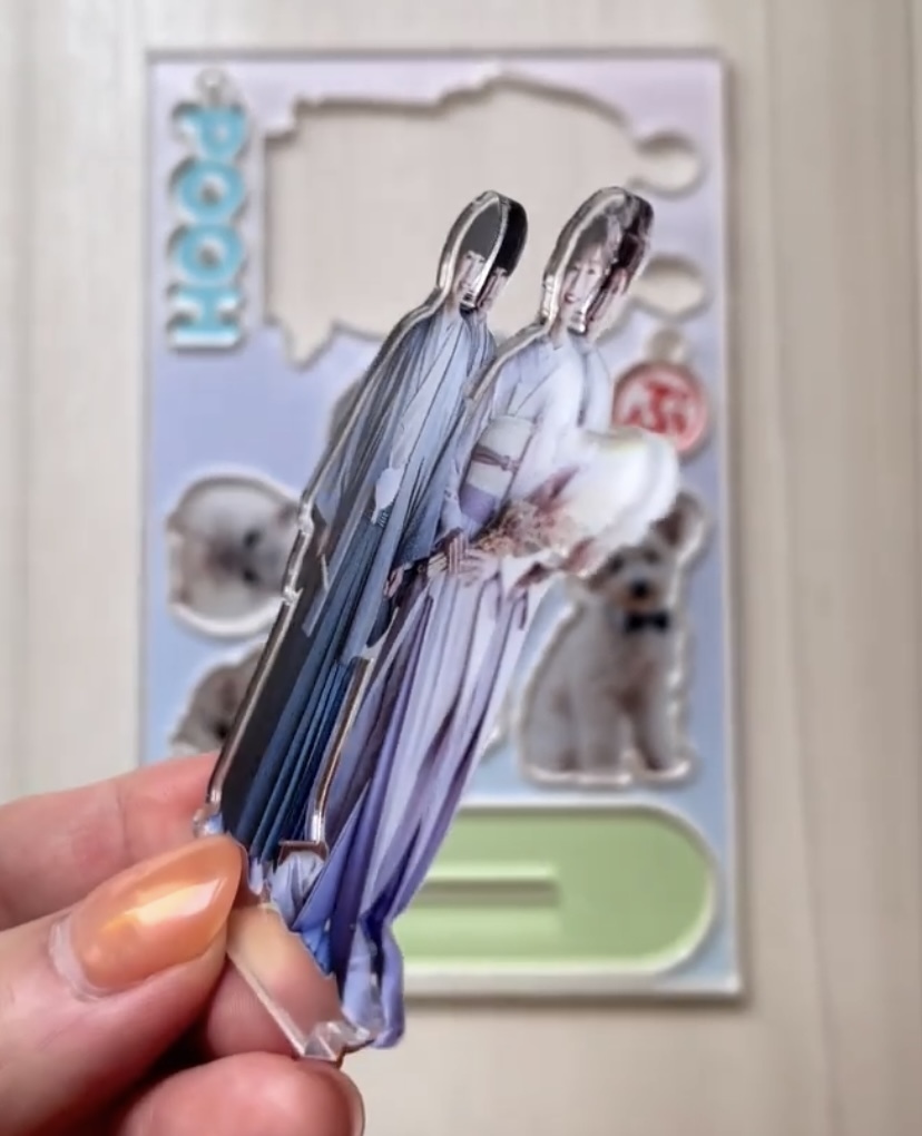 Official merchandise for the bride and groom!? The idea of creating and displaying their own【acrylic stands】is interesting.にて紹介している画像