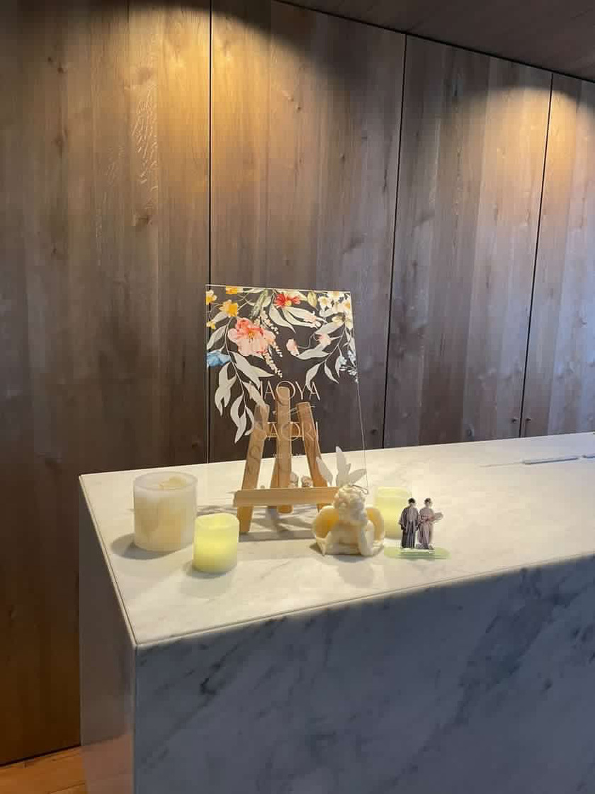 Official merchandise for the bride and groom!? The idea of creating and displaying their own【acrylic stands】is interesting.にて紹介している画像