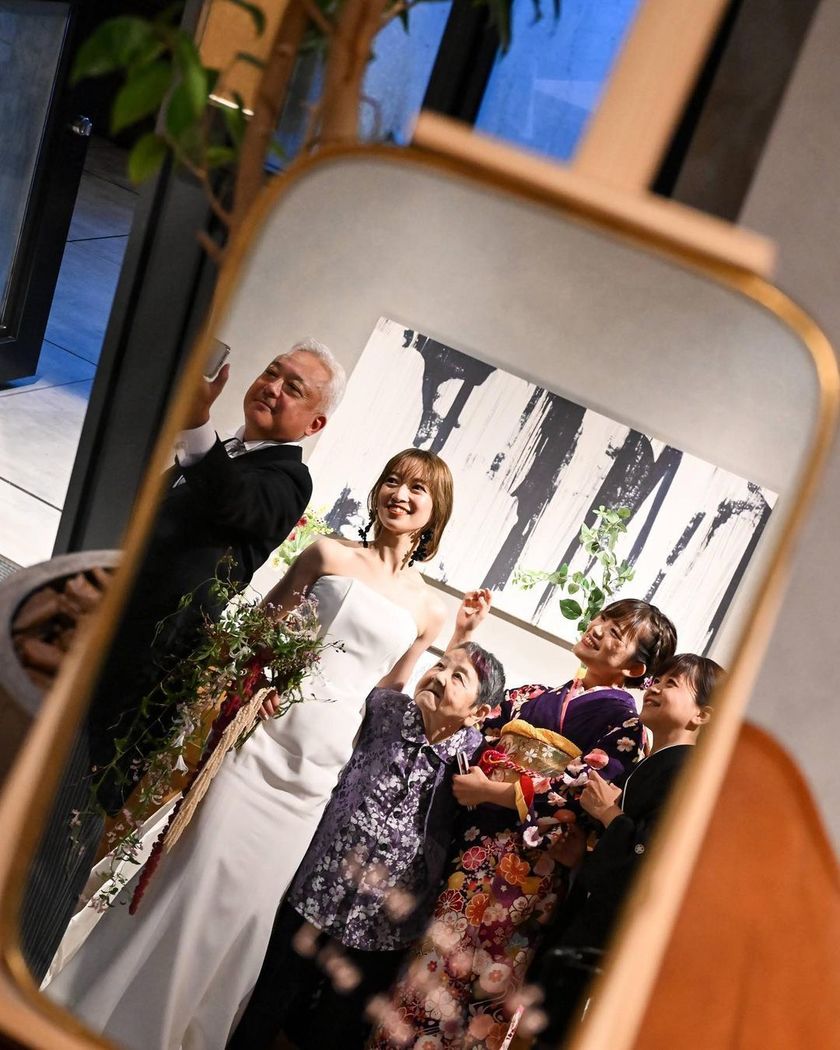 Since it's easy for guests to take photos, it seems best to leave the center clear for the welcome mirror.♩にて紹介している画像