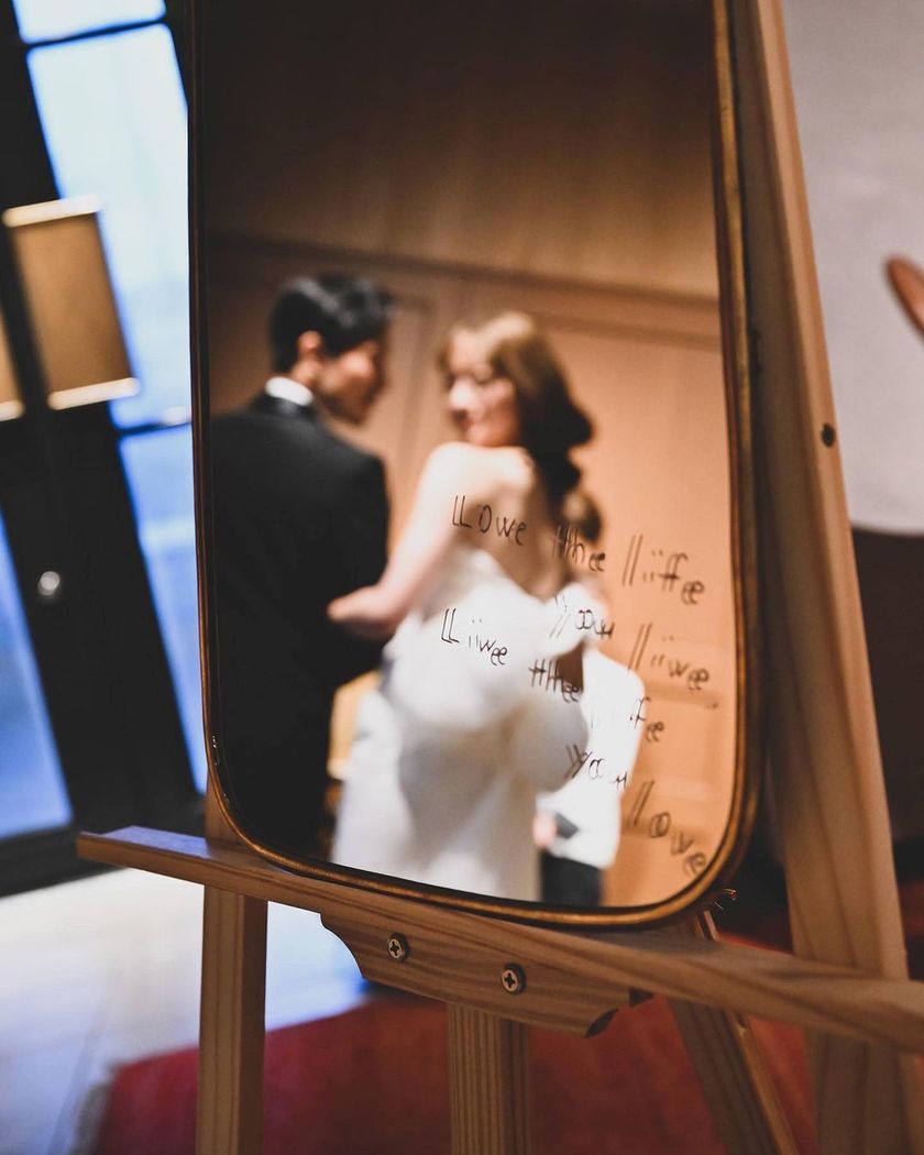 Since it's easy for guests to take photos, it seems best to leave the center clear for the welcome mirror.♩にて紹介している画像