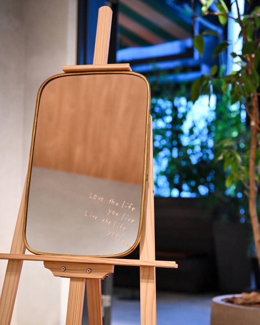 Since it's easy for guests to take photos, it seems best to leave the center clear for the welcome mirror.♩にて紹介している画像