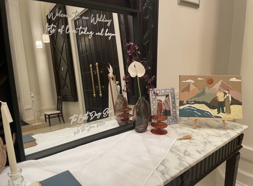 Since it's easy for guests to take photos, it seems best to leave the center clear for the welcome mirror.♩にて紹介している画像