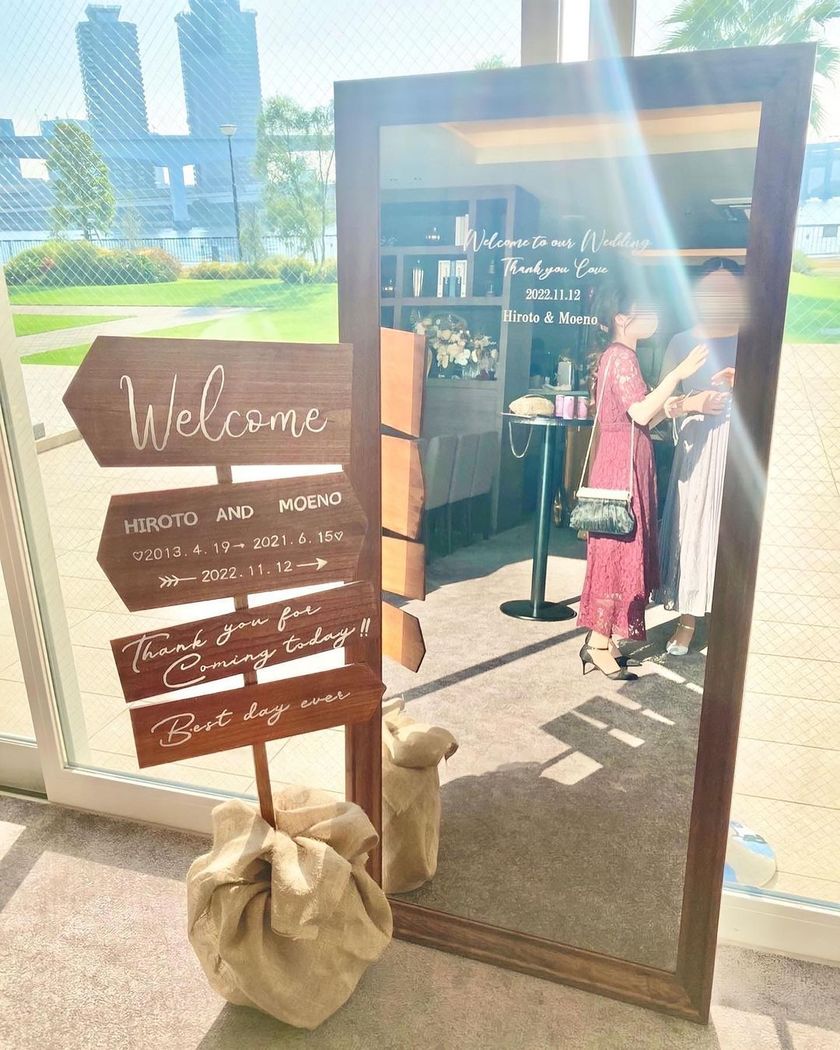 Since it's easy for guests to take photos, it seems best to leave the center clear for the welcome mirror.♩にて紹介している画像