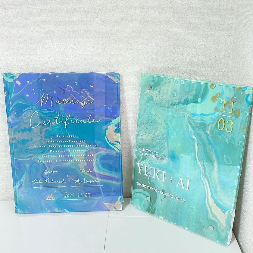 There are places where you can create while drinking alcohol ♡ A special feature on stylish wedding items that can be made with pouring art.にて紹介している画像