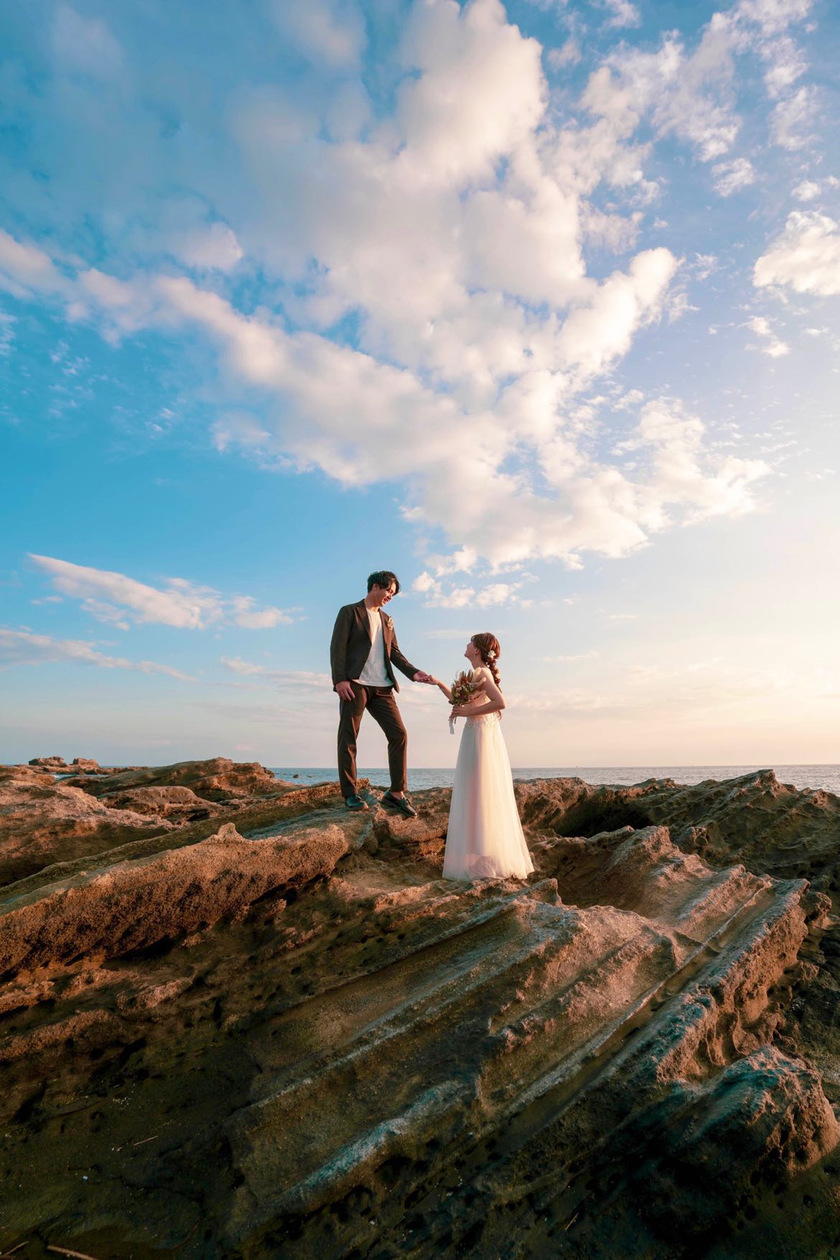 【超过180张图片】神奈川县三崎半岛「城ヶ岛」前拍婚纱照大全にて紹介している画像