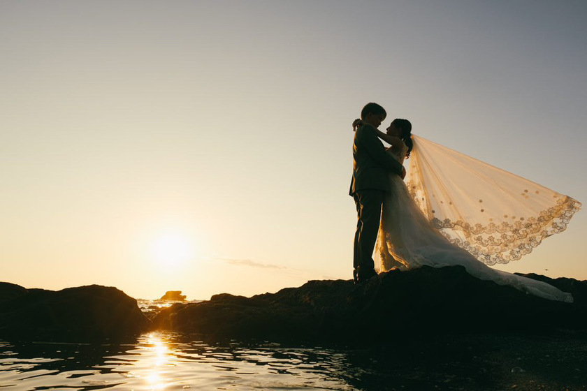【超过180张图片】神奈川县三崎半岛「城ヶ岛」前拍婚纱照大全にて紹介している画像