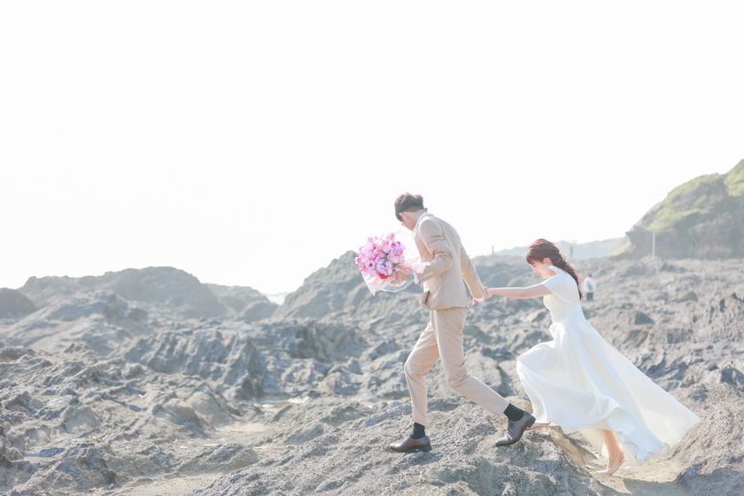 【超过180张图片】神奈川县三崎半岛「城ヶ岛」前拍婚纱照大全にて紹介している画像