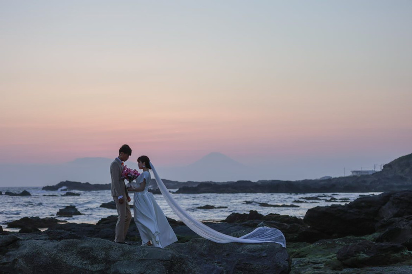 【超过180张图片】神奈川县三崎半岛「城ヶ岛」前拍婚纱照大全にて紹介している画像