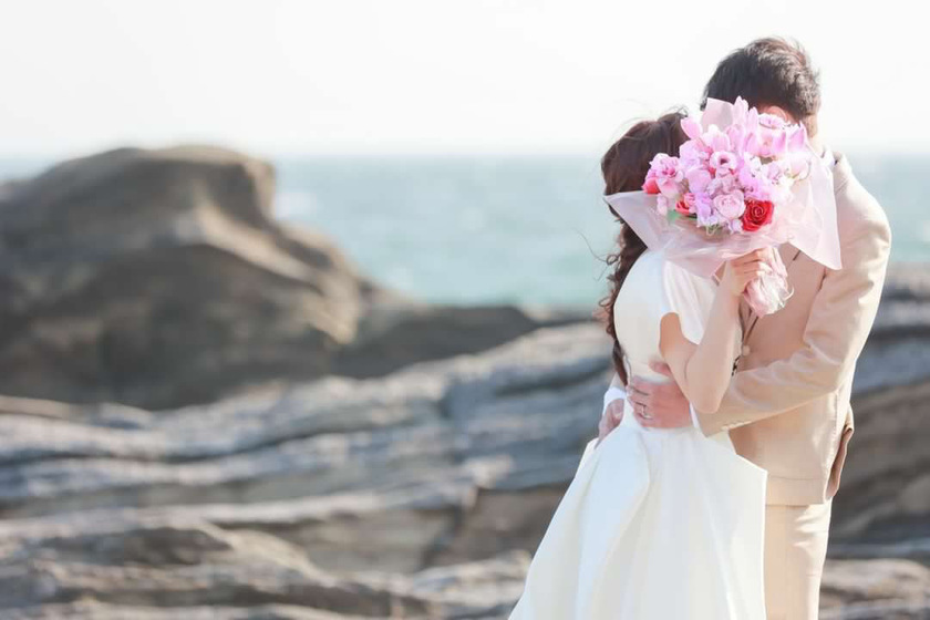 【超过180张图片】神奈川县三崎半岛「城ヶ岛」前拍婚纱照大全にて紹介している画像