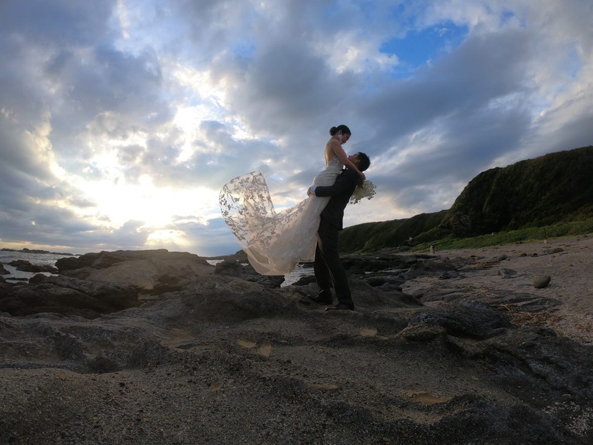 【超过180张图片】神奈川县三崎半岛「城ヶ岛」前拍婚纱照大全にて紹介している画像