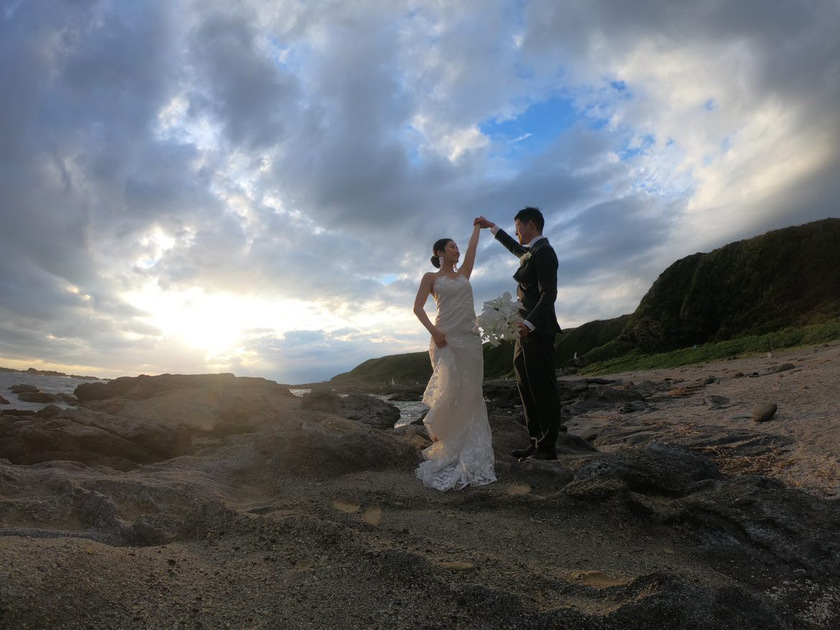 【超过180张图片】神奈川县三崎半岛「城ヶ岛」前拍婚纱照大全にて紹介している画像