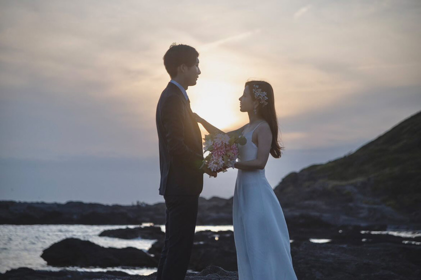 【超过180张图片】神奈川县三崎半岛「城ヶ岛」前拍婚纱照大全にて紹介している画像