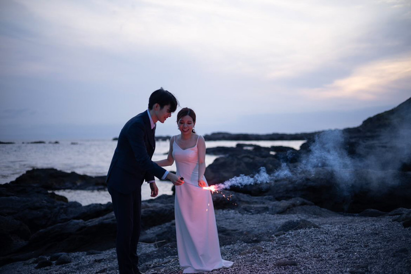 【超过180张图片】神奈川县三崎半岛「城ヶ岛」前拍婚纱照大全にて紹介している画像